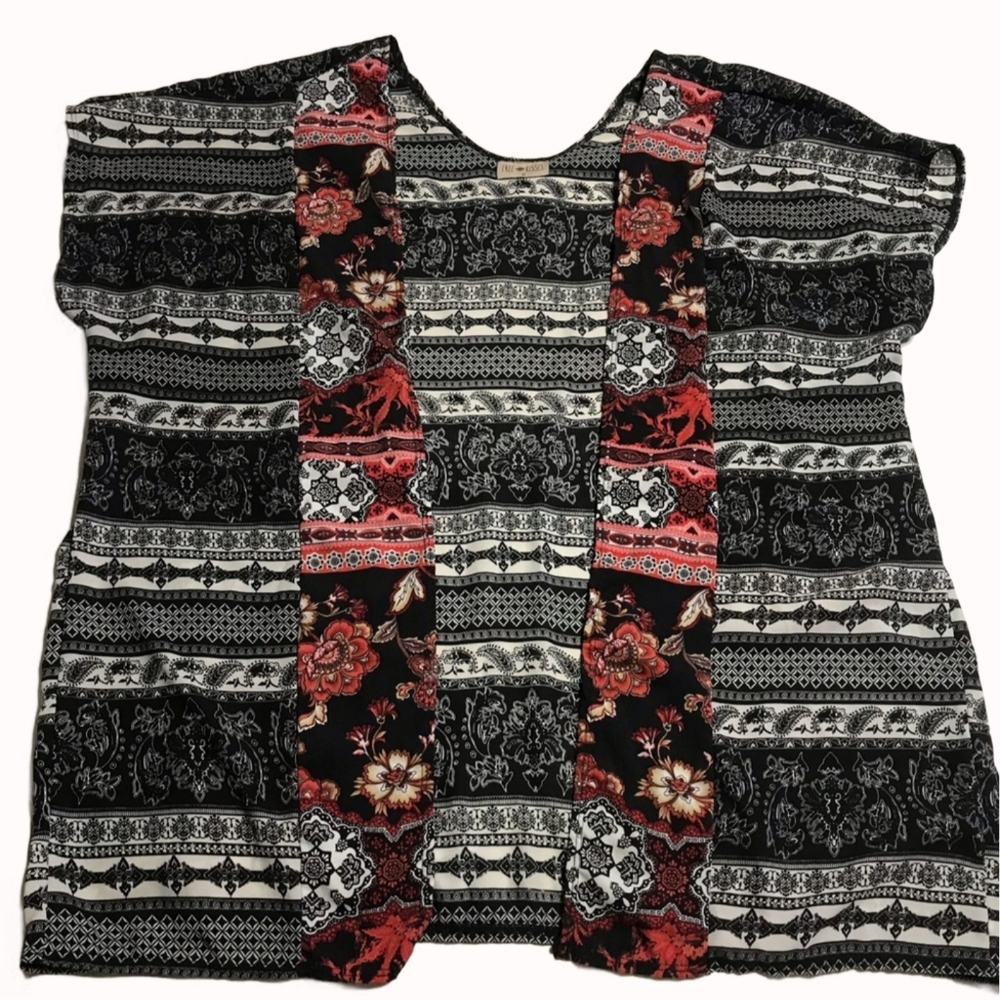 Free Kiss - Shrug - Medium